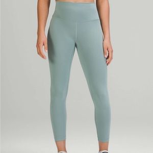 Lululemon Wunder Train High-Rise Tight 25"
Misty Glade Size 12